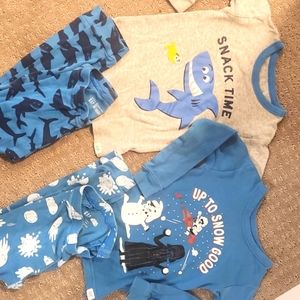 2 pairs of baby GAP Boys Pajamas 3T